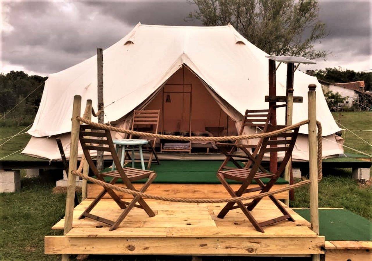 Tipi voor 5 personen met terras in Le Vieux-Cérier, Charente