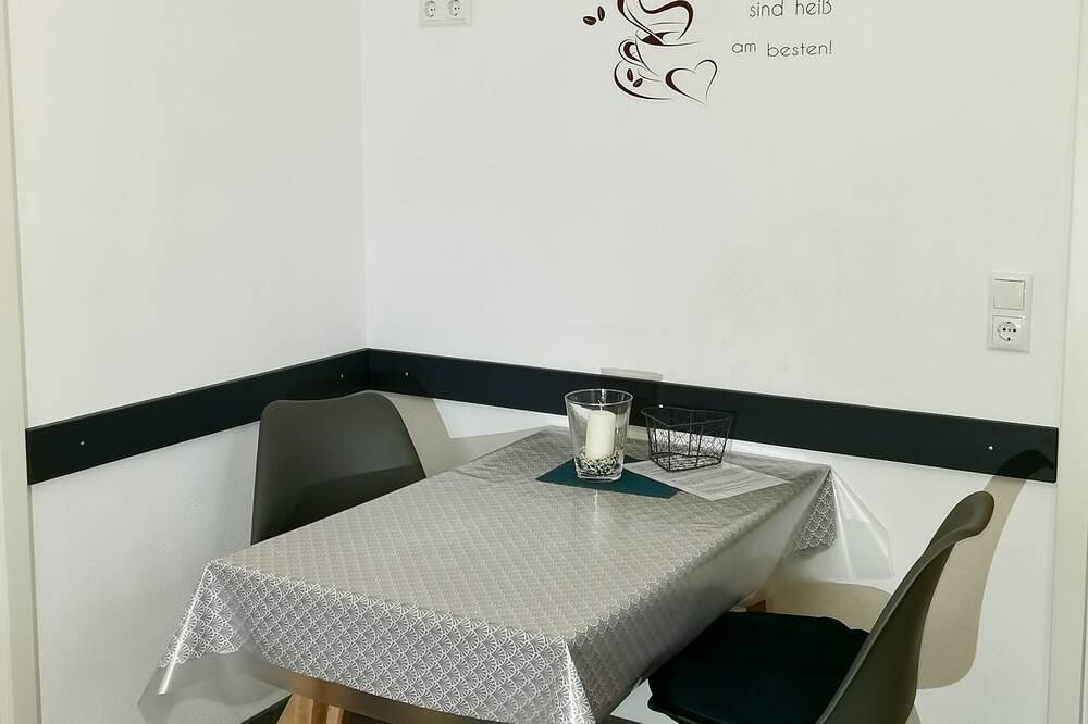 Ganze Wohnung, Helle und gemütlich eingerichtet Ferienwohnung (56 qm) mit voll ausgestatteter Küche in Maroldsweisach, Landkreis Haßberge