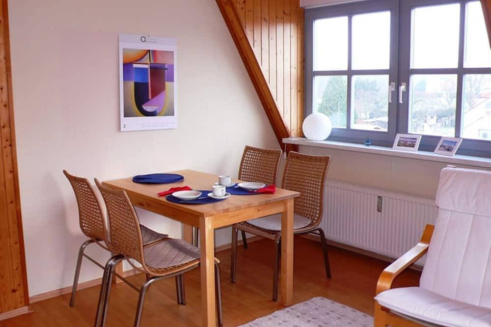 Entire apartment, Ren. Apartment very close to the Baltic Sea, central, garden, WiFi, parking by the house in Ostseebad Rerik, Rerik