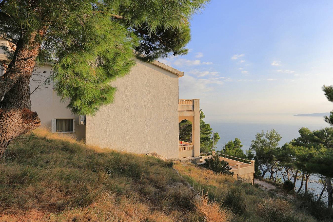 Ganze Wohnung, 1-Zimmer-Ferienwohnung mit Terrasse und Meerblick Brela, Makarska A-6006-a in Brela, Makarska Riviera
