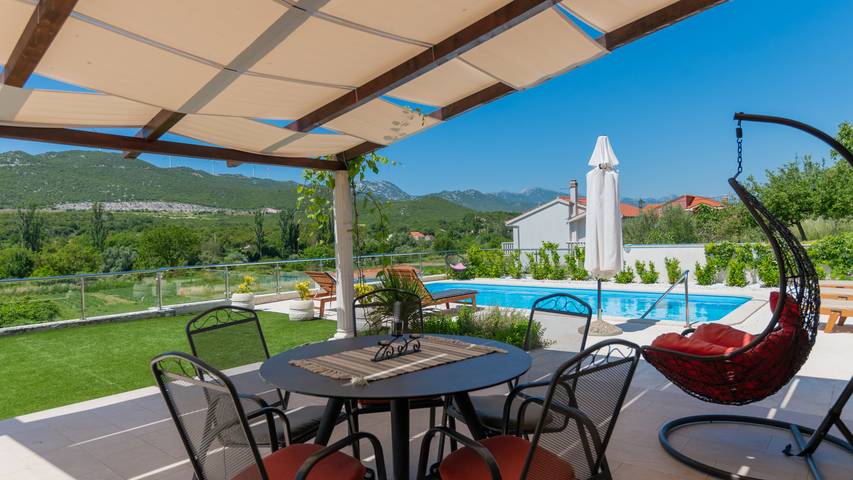 Villa Filomena - Omiš by Villas Guide in Dalmatinisches Zagora