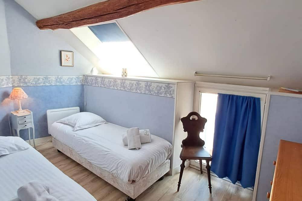 Typischerweise Champagner-Haus mit Innenhof mit Garten und 7 km von Epernay in Cramant, Marne