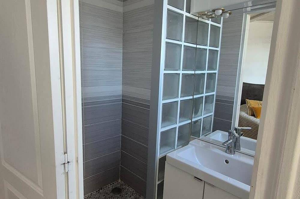 Appartement entier, Le mazet d'Eve (appartement) in Saint-Christol-lès-Alès, Région d'Alès