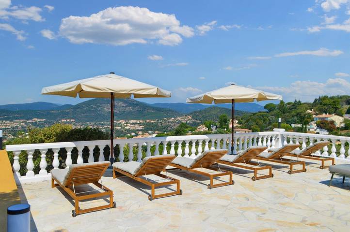 Gîte pour 10 personnes, avec Piscine à Roquebrune-sur-Argens - 4