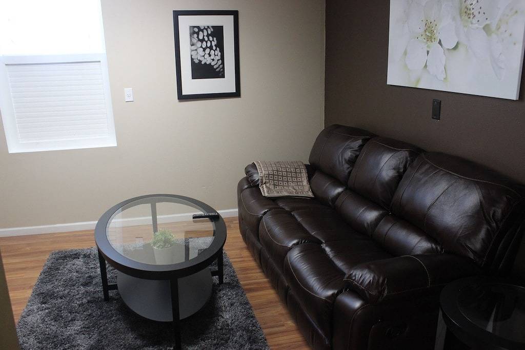 Ganze Wohnung, Koreana Apartment Downtown # 2 in Decorah, Winneshiek County