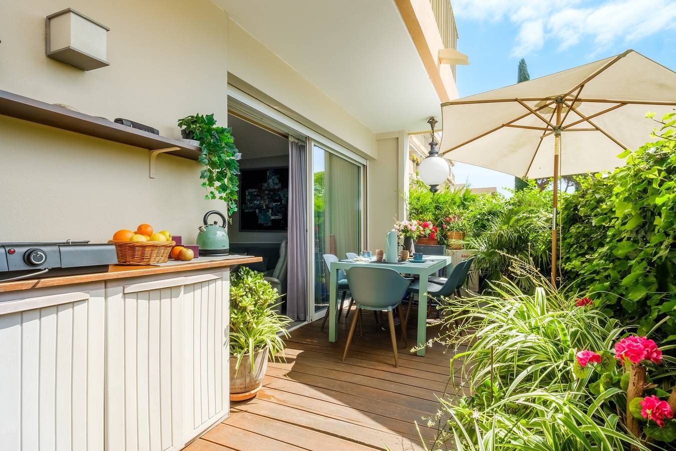 Apartamento entero, Apartamento 'Des Vacances De Rêve À Mandelieu' con piscina compartida y aire acondicionado in Mandelieu-la-Napoule, Costa mediterránea (Francia)