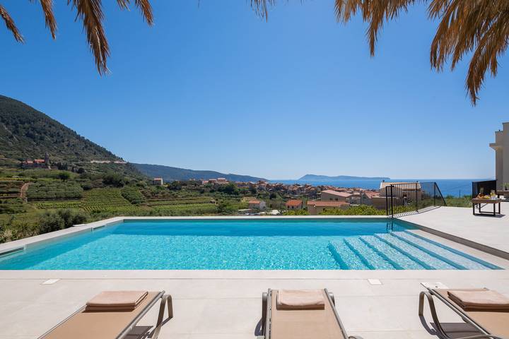 Villa for 10 personer, med Balkong og Balkong / Terrasse i tillegg til Terrasse i Vis Kroatia
