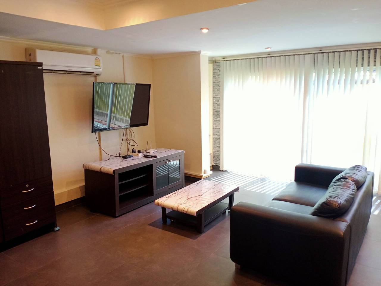 Ganze Wohnung, Geräumiges 65 m² großes Luxus-Loft-Studio-Apartment 101B in Pattaya, Chon Buri