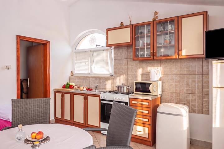Ganze Wohnung, Peaceful Retreat With Terrace 2 in Marčana, Südküste Istrien