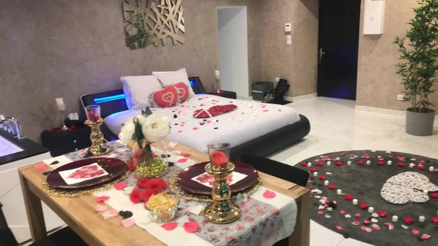 Chambre d’hôte pour 2 personnes, avec terrasse ainsi que jacuzzi et sauna dans le Doubs - 4