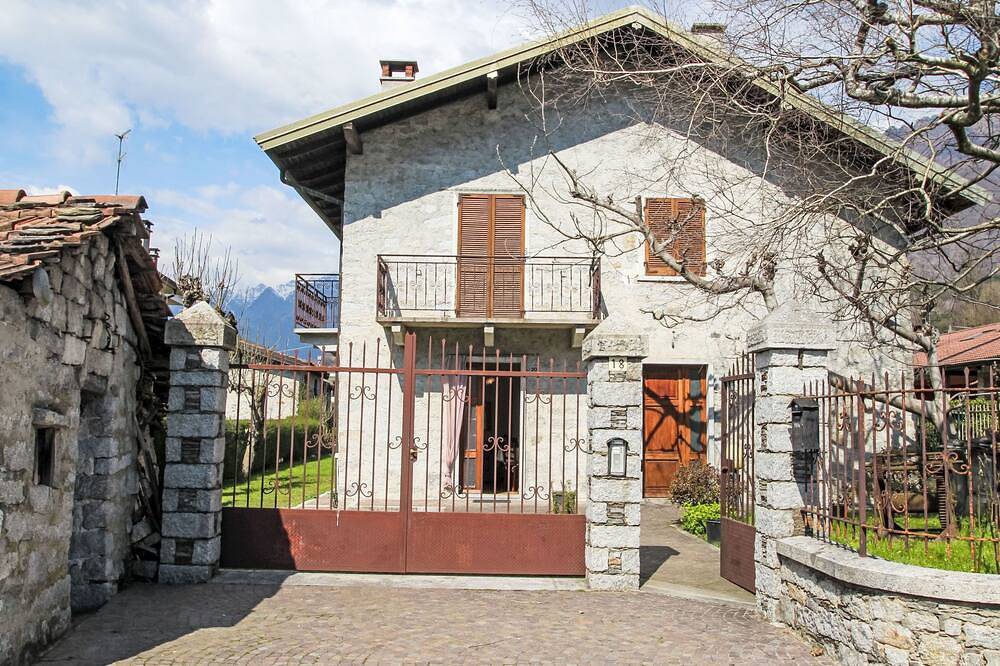 Ferienhaus Dante by Interhome in Mergozzo, Comune di Mergozzo