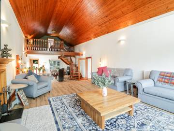 Log Cabin for 10 People in Falkirk, Scotland, Photo 3