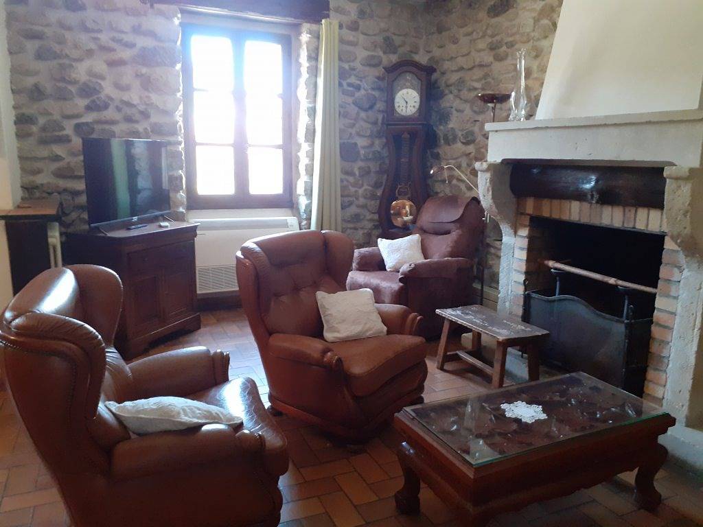 Les Hirondelles, maison ancienne hameau des Mazes in Vallon-Pont-d'Arc, Ardèche