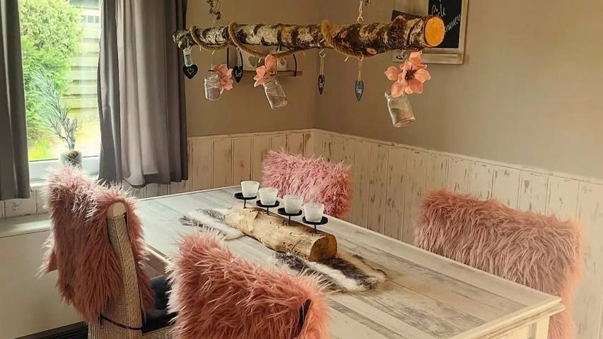 Ferienhaus für 4 Personen, mit Garten und Sauna in Meschede