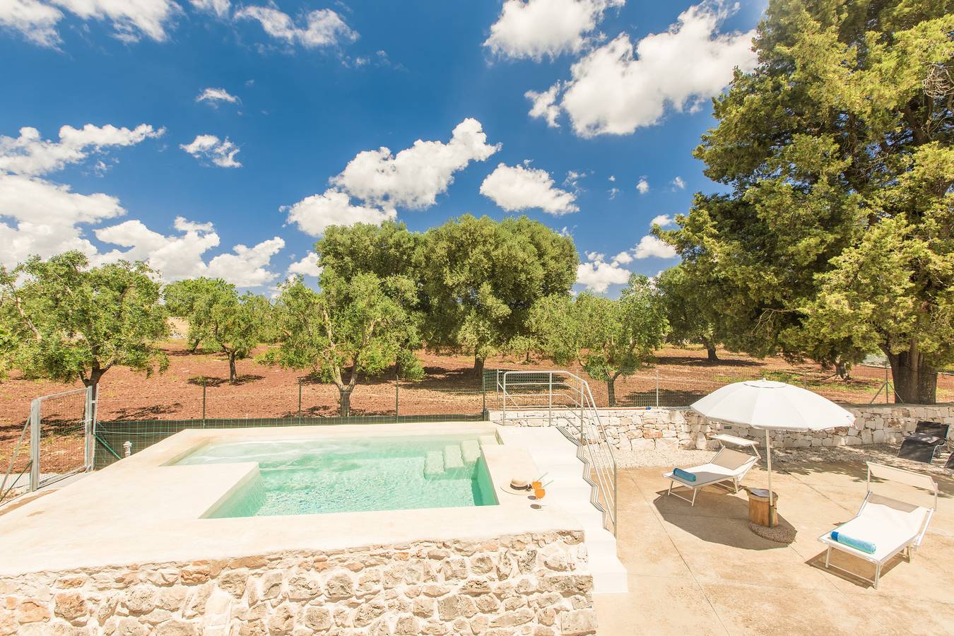 Casa vacanza per 4 persone con giardino in San Michele Salentino, Salento