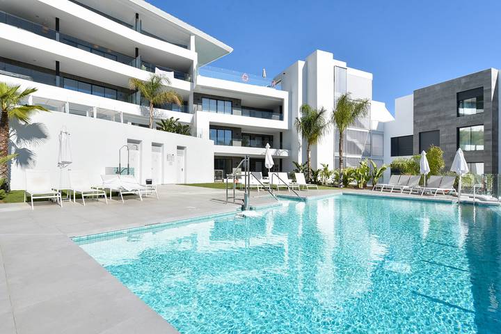 Apartamento para 4 personas, con piscina para niños y piscina además de jardín y terraza, Familias con niños en Myramar