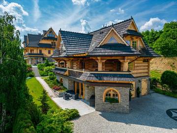 Location de vacances pour 12 personnes, avec jardin ainsi que vue et sauna à Szczawnica