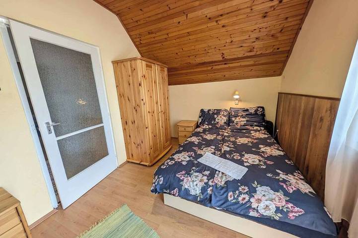 Vakantiehuis met 2 terrassen en zwembad nabij het strand in Mariënbad, Zuidelijke oever van het Balatonmeer