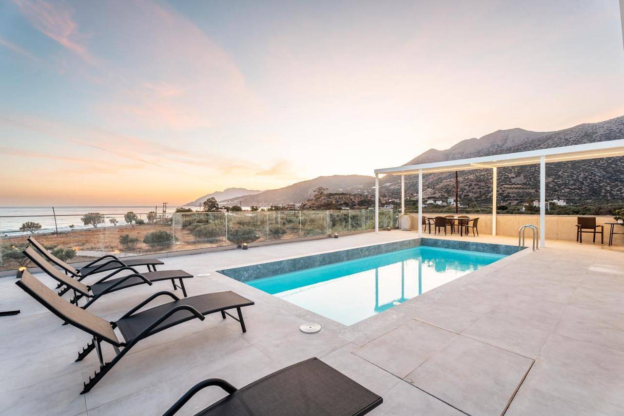 Ganze Wohnung, Zoe' Sense Seaside Pool Villa in Keratokampos, Iraklio-Heraklion und Umgebung