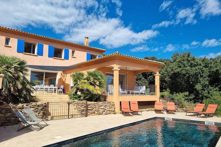 Villa pour 8 personnes, avec jardin