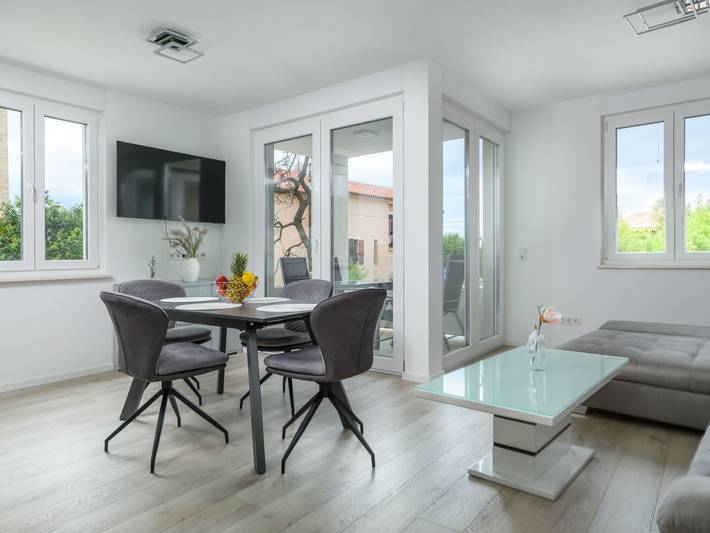 Ferienwohnung für 4 Personen, mit Terrasse in Premantura