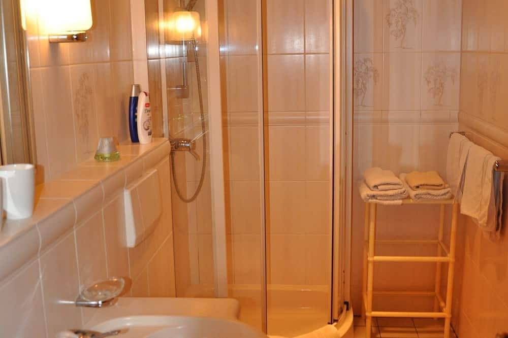 Ganze Wohnung, Komfortable Fewo in den Weinbergen mit herrlichem Rhein- und Burgenblick in Lorchhausen, Lorch