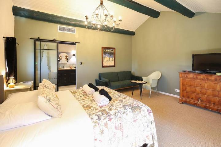 Maison d’hôte pour 3 personnes, avec piscine et vue ainsi que jardin et terrasse à Saint-Rémy-de-Provence - 4