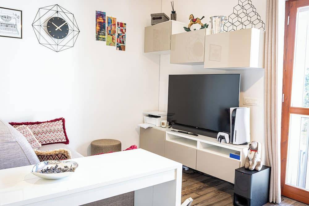 Ganze Wohnung, Mrb| Real Estate • Maison Ludovica -  Modern Studio Apartment with Garden in Marino, Parco Regionale dei Castelli Romani