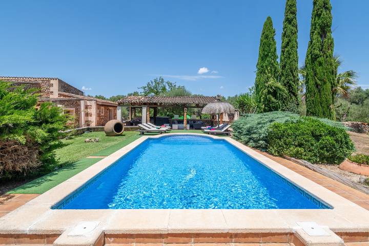 Villa für 9 Personen, mit Garten und Whirlpool - 1
