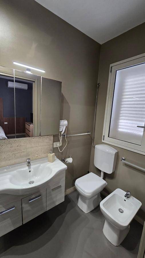 Gîte pour 4 personnes, avec jacuzzi ainsi que sauna et balcon à Palerme - 3