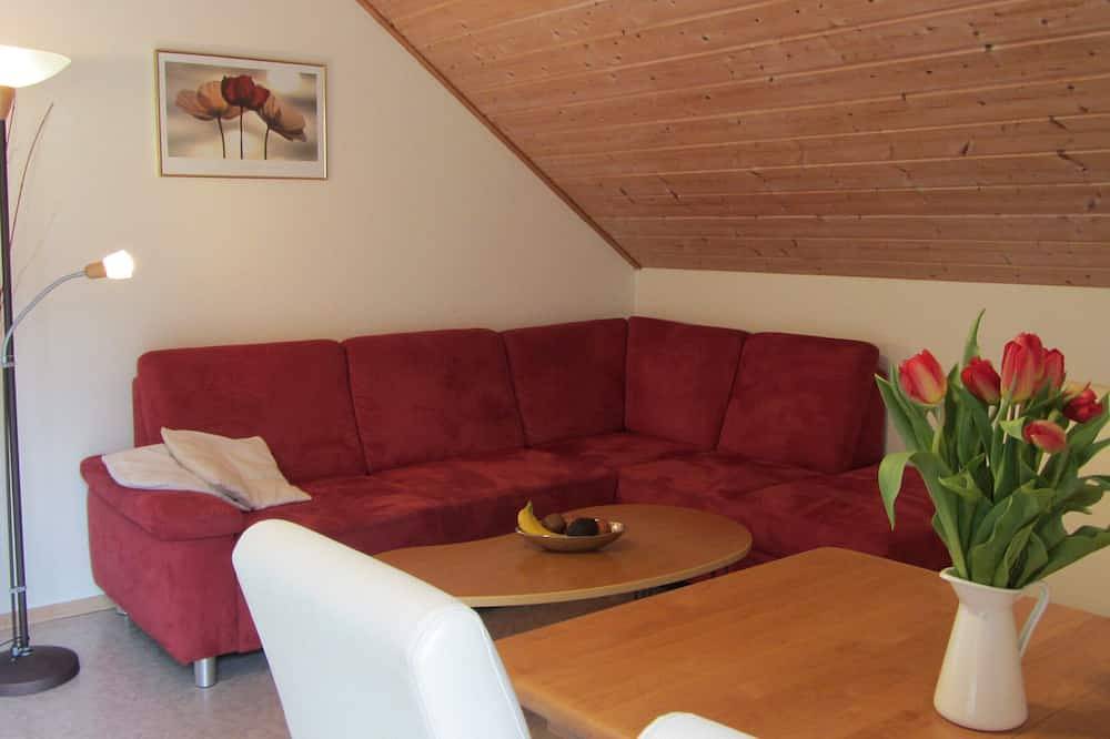 Ganze Wohnung, Familienfreundliche Ferienwohnung mit Blick über das Altmühltal in Riedenburg, Altmühltal