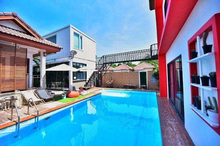 Station pour 2 personnes, avec terrasse ainsi que vue et piscine dans Ko Larn