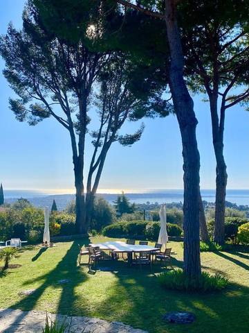 Maison d’hôte pour 2 personnes, avec jardin ainsi que piscine et vue à Vallauris