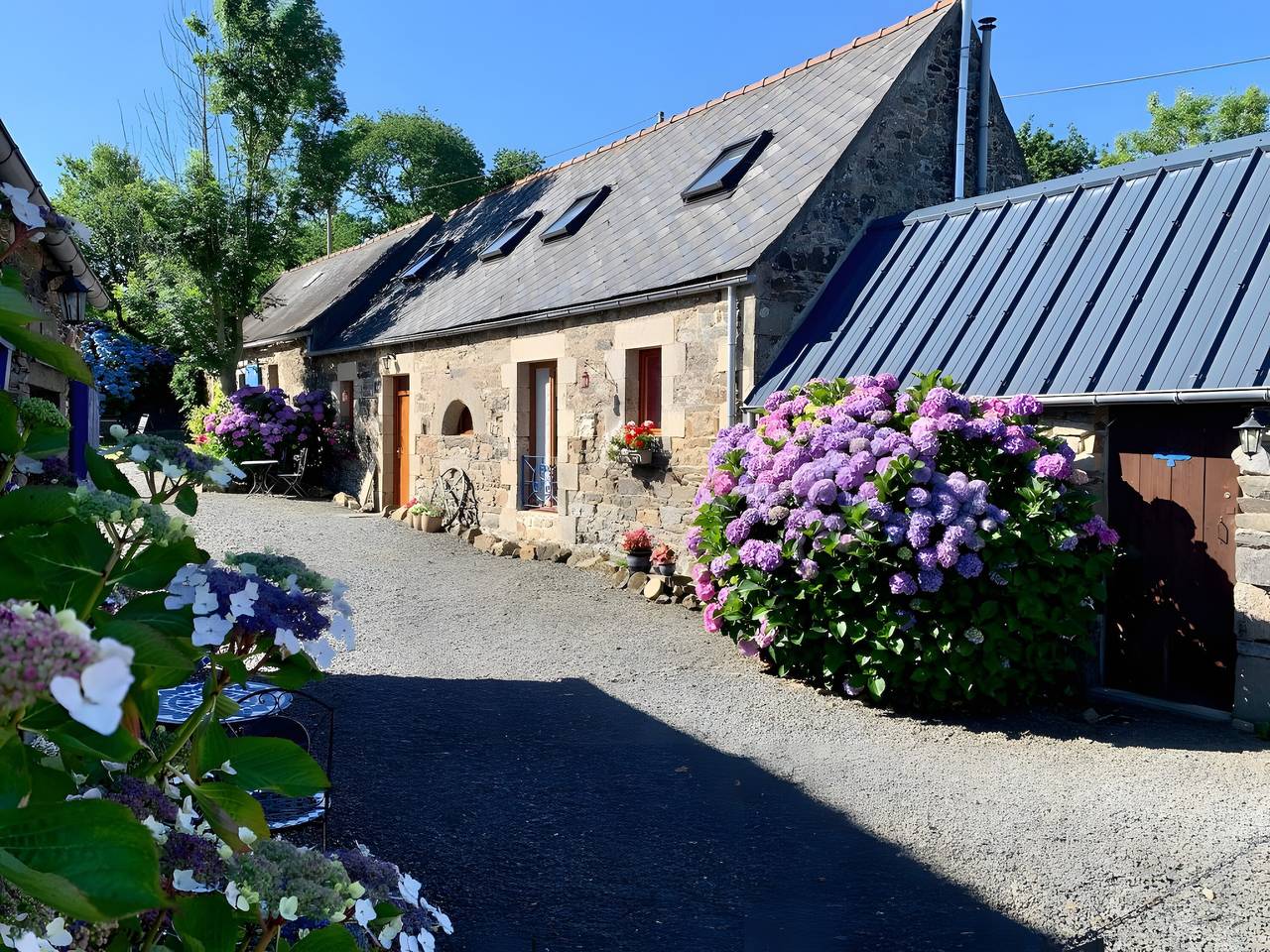 Gîte Rose – Pen Ar Voas Gîtes: private Terrasse, Gemeinschaftsgarten und Wlan in Plestin-les-Grèves, Ceinture Dorée