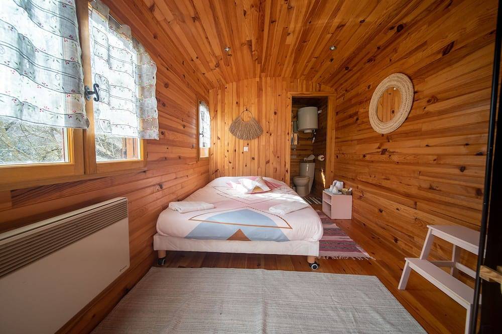 Caravana-Confortable-Baño privado con ducha-Vista al Jardín in Saint-Julien-d'Arpaon, Cevenas