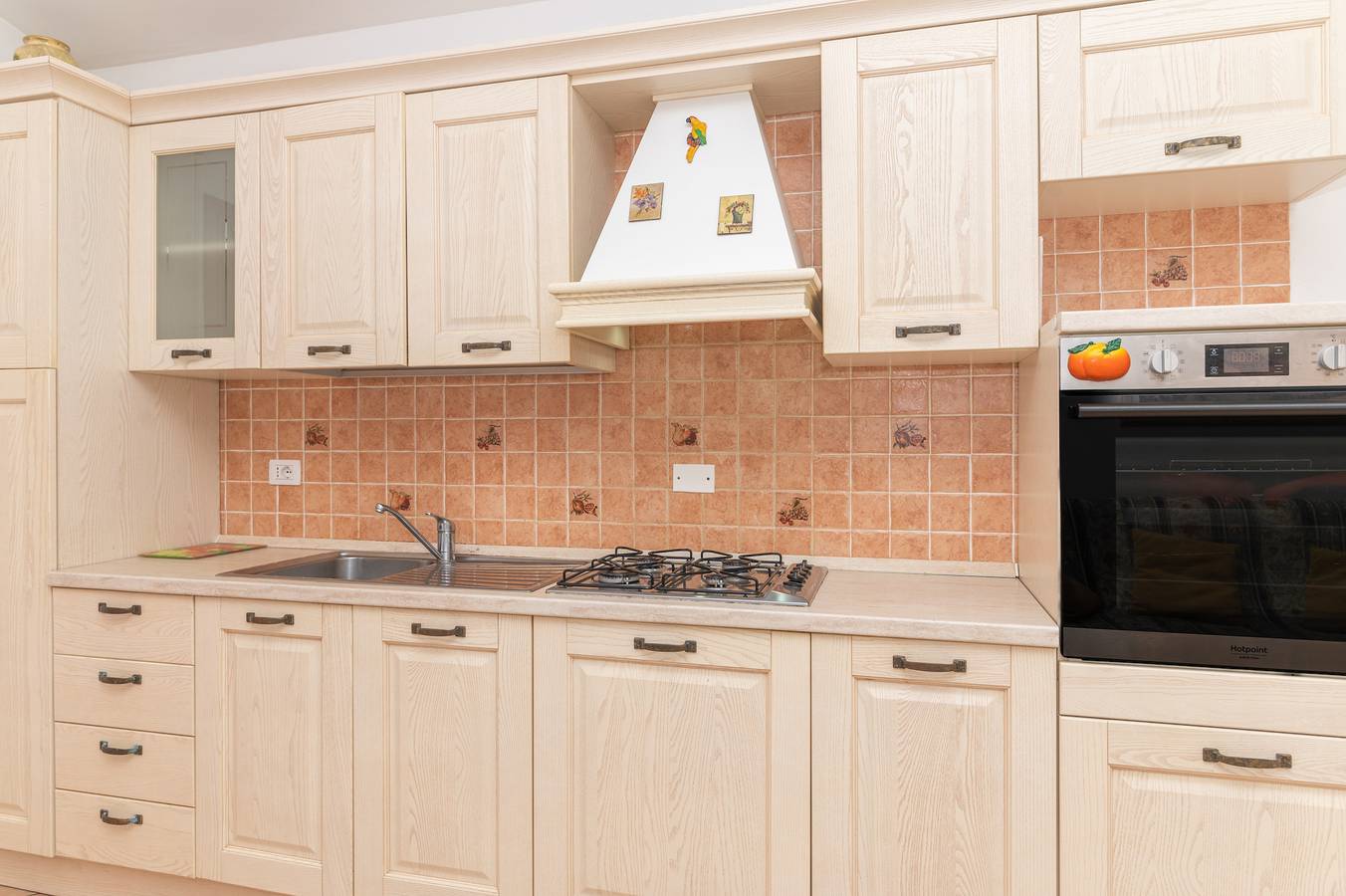 Holiday Home 'Villa San Teodoro' with Mountain View, Private Terrace and Air Conditioning in L'Alzoni, San Teodoro