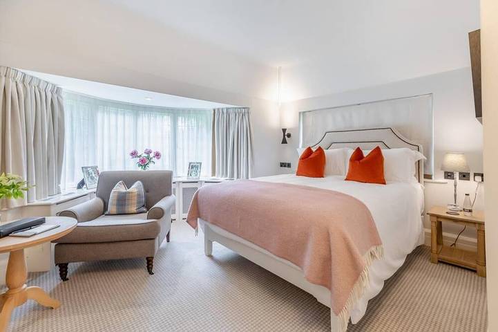 Gîte pour 6 personnes, avec jardin dans Bray - 4