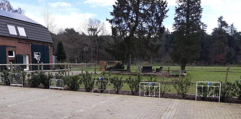Alojamiento y desayuno para 4 personas, con vistas y jardín - 1