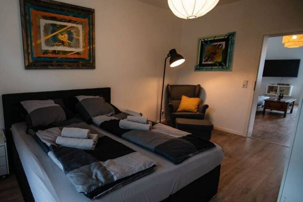 Ganze Wohnung, Modernes 65qm Kunst-Apartment für bis zu 6 Gäste in Gelsenkirchen, Ruhrgebiet