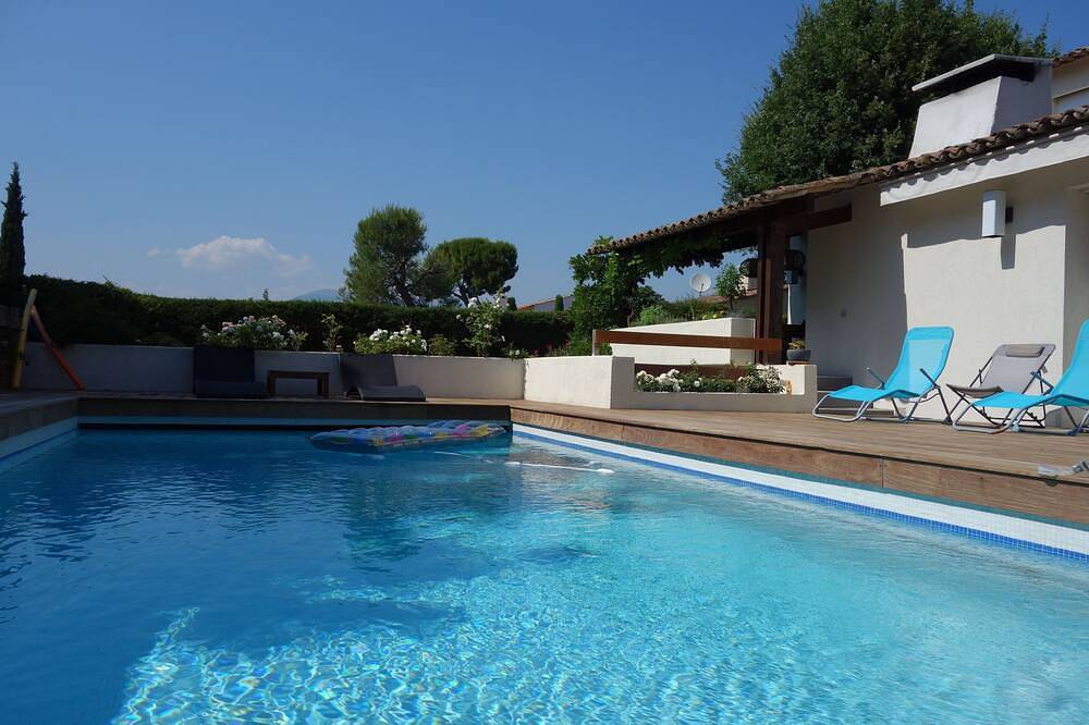 Villa avec piscine et grand jardin , calme, 300m centre ville in Biot, Côte méditerranéenne (France)