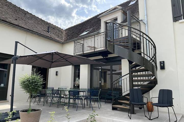 Entire apartment, Les Résidences Gueguen - The Studio in Chablis, Auxerre region