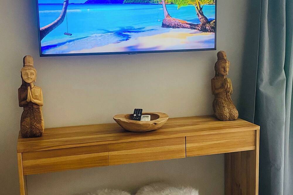 Entire apartment, Le Cocoon Lodge du Gapeau & Massage in Solliès-Pont, Toulon region