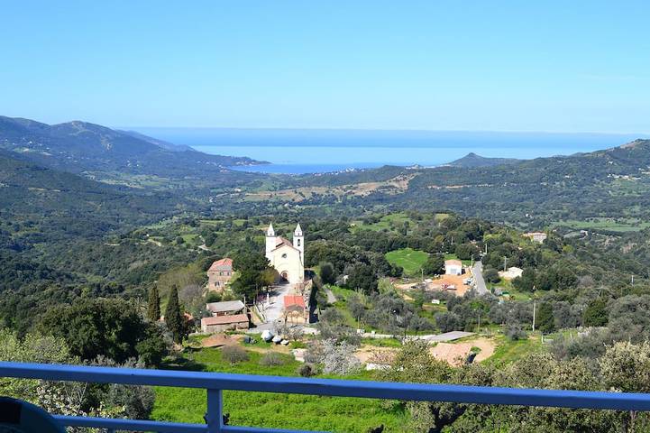 Location de vacances pour 4 personnes, avec Terrasse à Sari-d'Orcino