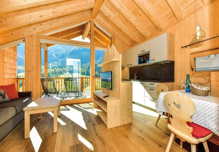 Hütte für 4 Personen, mit Balkon und Terrasse sowie Garten und Sauna im Drei Zinnen