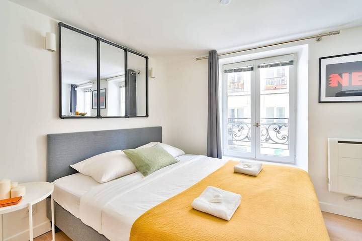 Entire apartment, New and Bright Studio in the Heart of Paris (1G) in 10th Arrondissement, Paris