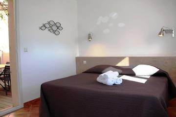 Villa pour 6 Personnes dans Cala Rossa, Lecci, Photo 1