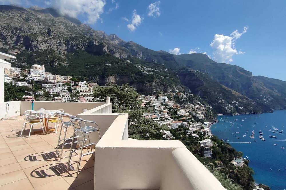 House with a great terrace and  spectacular views  in Positano, Costa Amalfitana