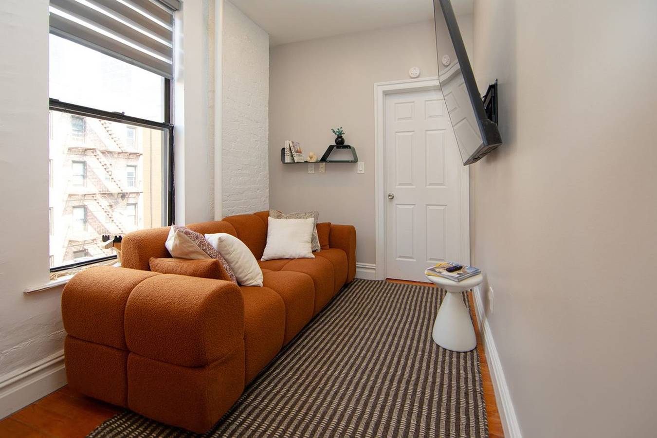Entire apartment, Apartment #1099: Columbus Circle in Manhattan, New York City