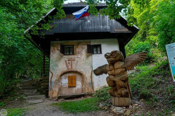 Gîte pour 12 personnes, avec Balcon et Terrasse à Kranj