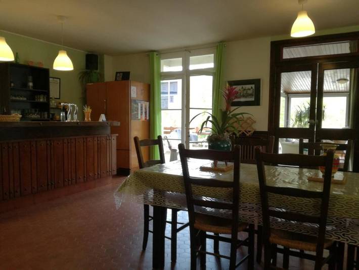 Chambre d’hôte pour 2 personnes, avec vue ainsi que vue sur le lac et jardin, animaux acceptés à Mont-Roc - 4